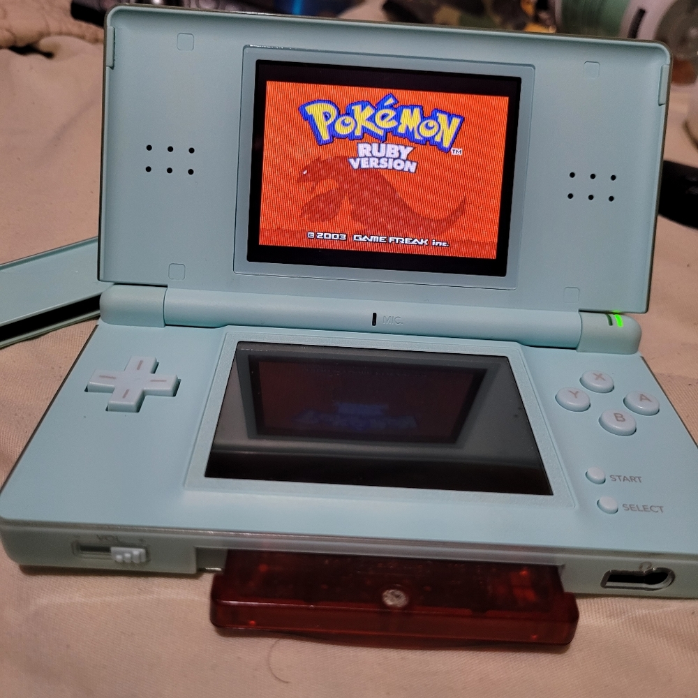 [SOLD]Ice Blue Nintendo DS Lite